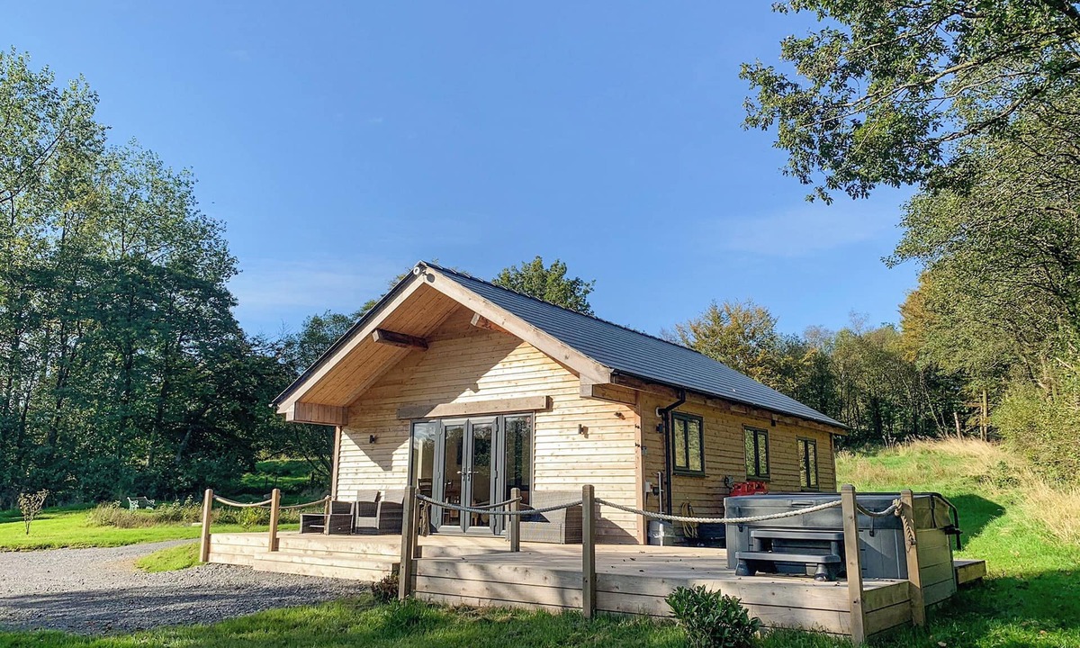Llanybydder Cottage | 2 bedroom accommodation in Cwrt Newydd, near Llandysul