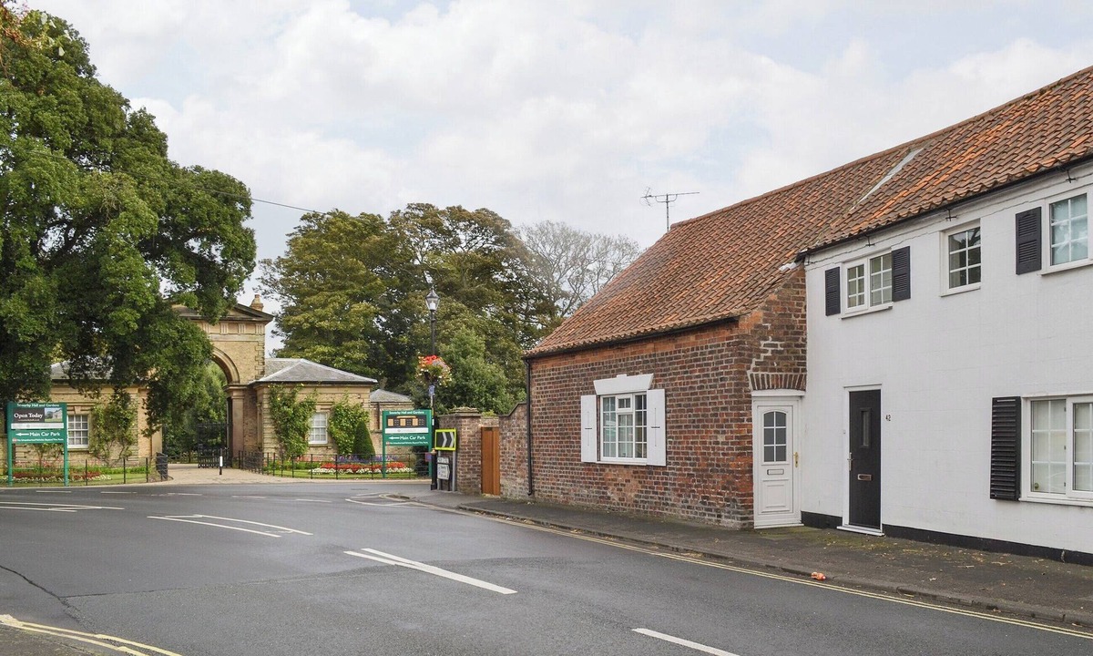 Sewerby Cottage | 2 bedroom accommodation in Sewerby, near Bridlington