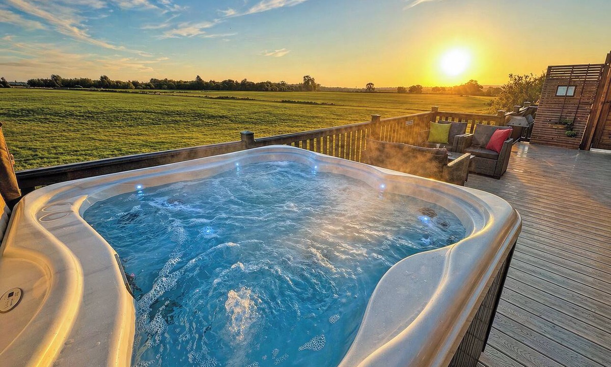 Raywell Ski Chalet | 2 bedroom accommodation in Raywell, Beverley
