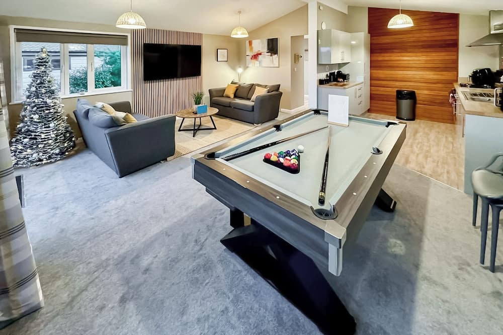 Raywell Ski Chalet | 2 bedroom accommodation in Raywell, Beverley