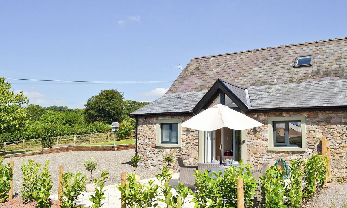 Pentrefelin Cottage | 2 bedroom accommodation in Trapp, near Llandeilo