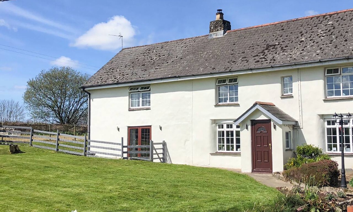 Holsworthy Cottage | 2 bedroom accommodation in Pyworthy, near Holsworthy