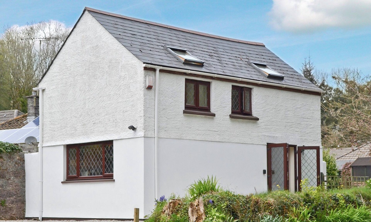 Carlyon Cottage | 2 bedroom accommodation in Tregrehan, near St Austell