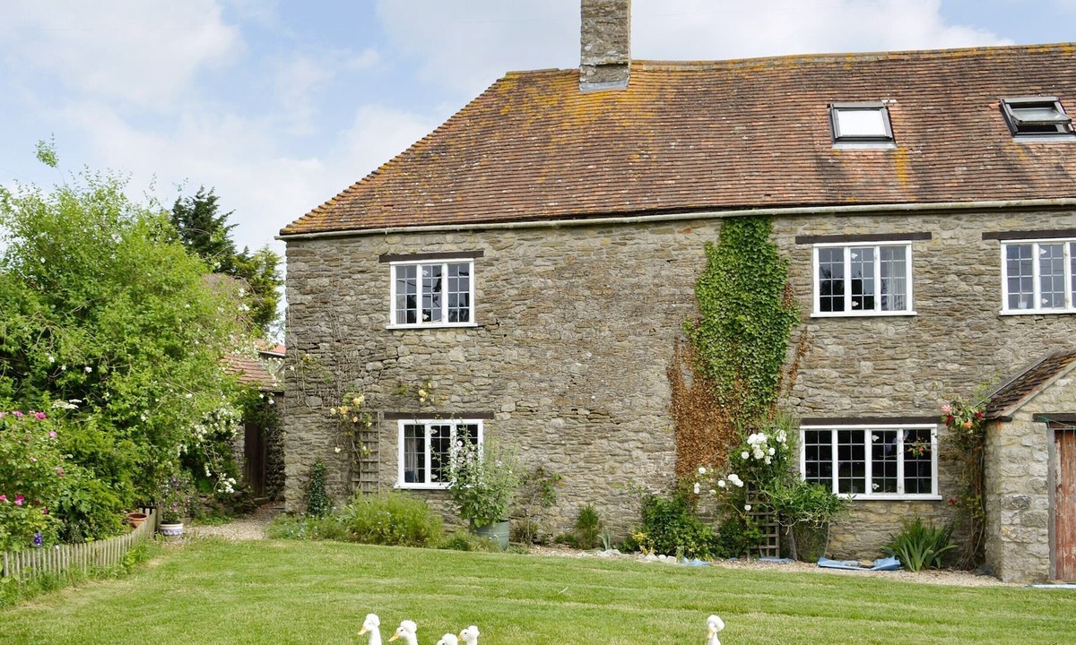 Sherborne Cottage | 2 bedroom accommodation in Alweston, near Sherborne