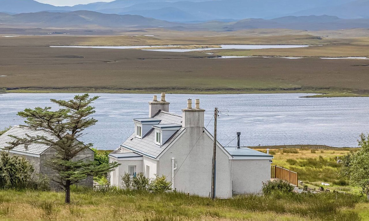 Isle of Lewis Cottage | 2 bedroom accommodation in Achmore