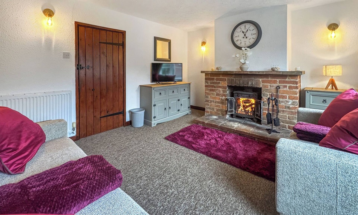 Bintree Cottage | 2 bedroom accommodation in Bintree