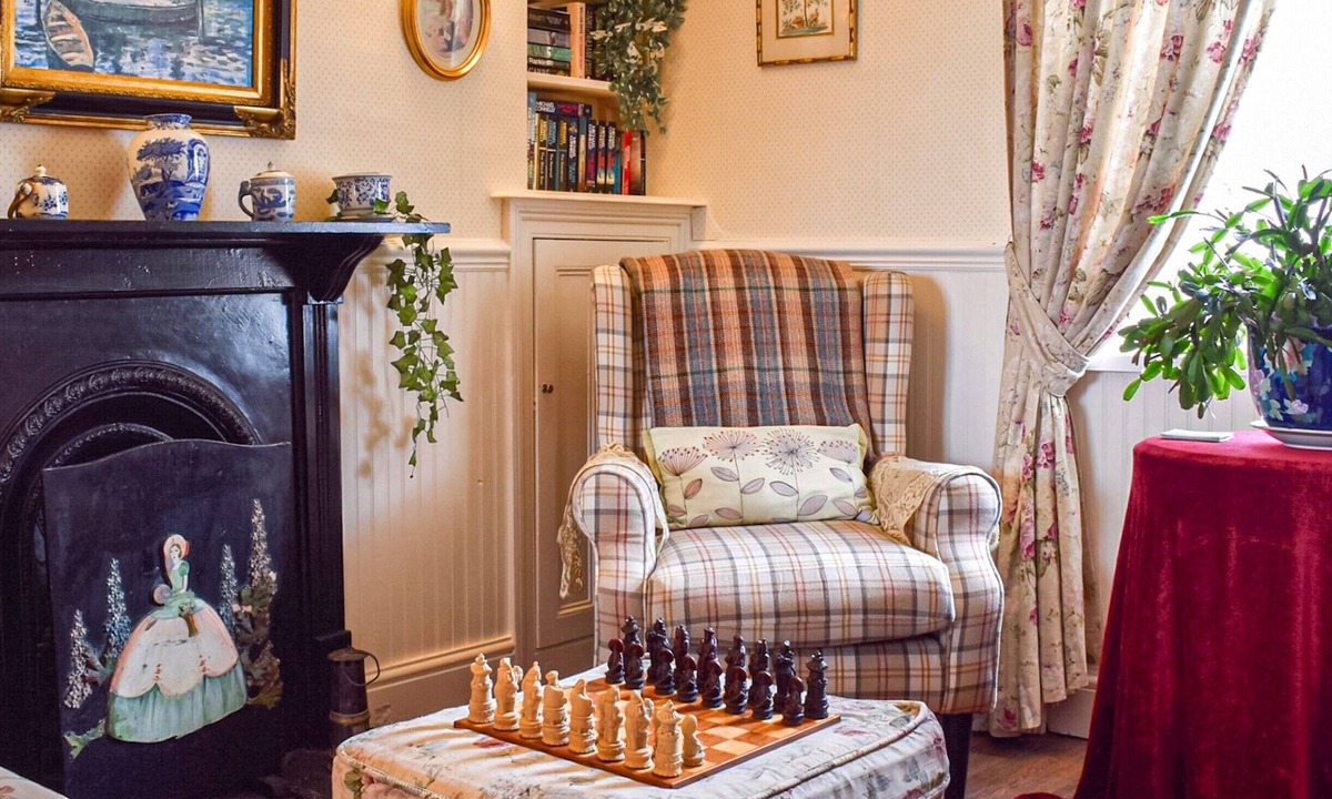 Treharris Cottage | 2 bedroom accommodation in Quakers Yard, near Treharris