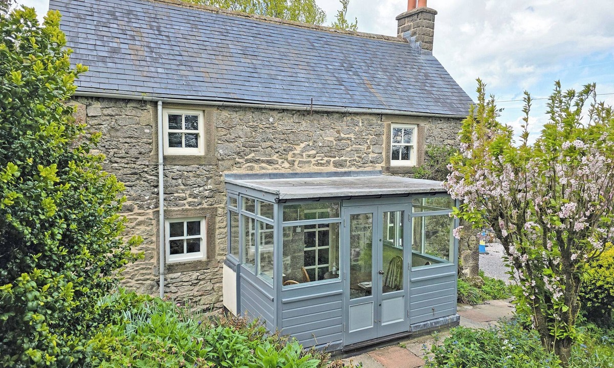 Matlock Cottage | 2 bedroom accommodation in Aldwark, near Brassington