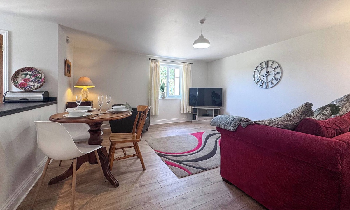 Norwich Cottage | 2 bedroom accommodation in Hevingham, near Wroxham