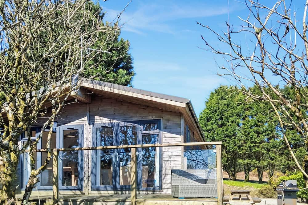 Carnmenellis Ski Chalet | 2 bedroom accommodation in Carnmenellis, Nr Falmouth
