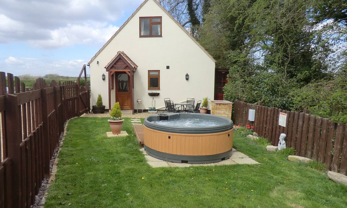 Sleaford Cottage | 2 bedroom accommodation in Star Fen, Heckington