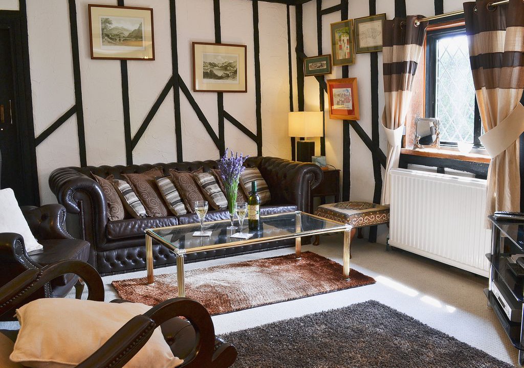 Battle House | 2 bedroom accommodation in Ninfield, near Battle