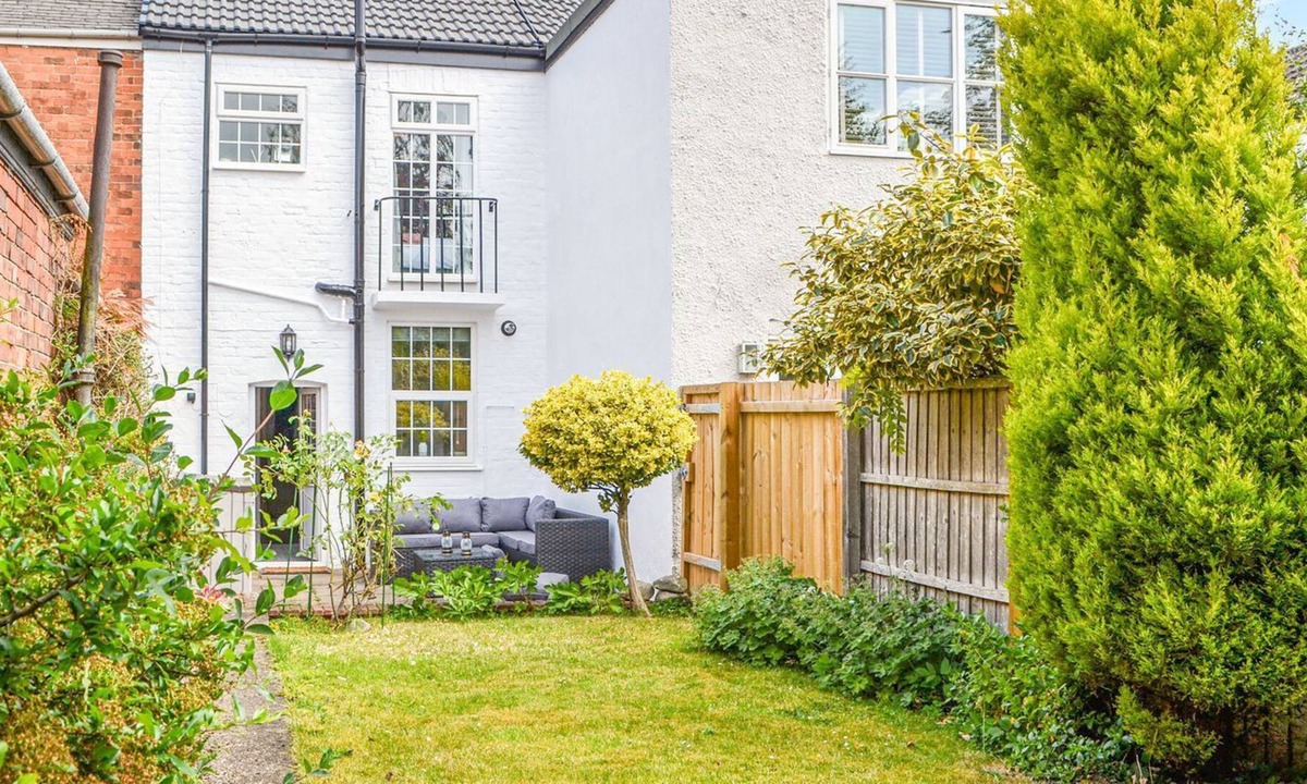 Elloughton Cottage | 2 bedroom accommodation in Elloughton, near Beverley
