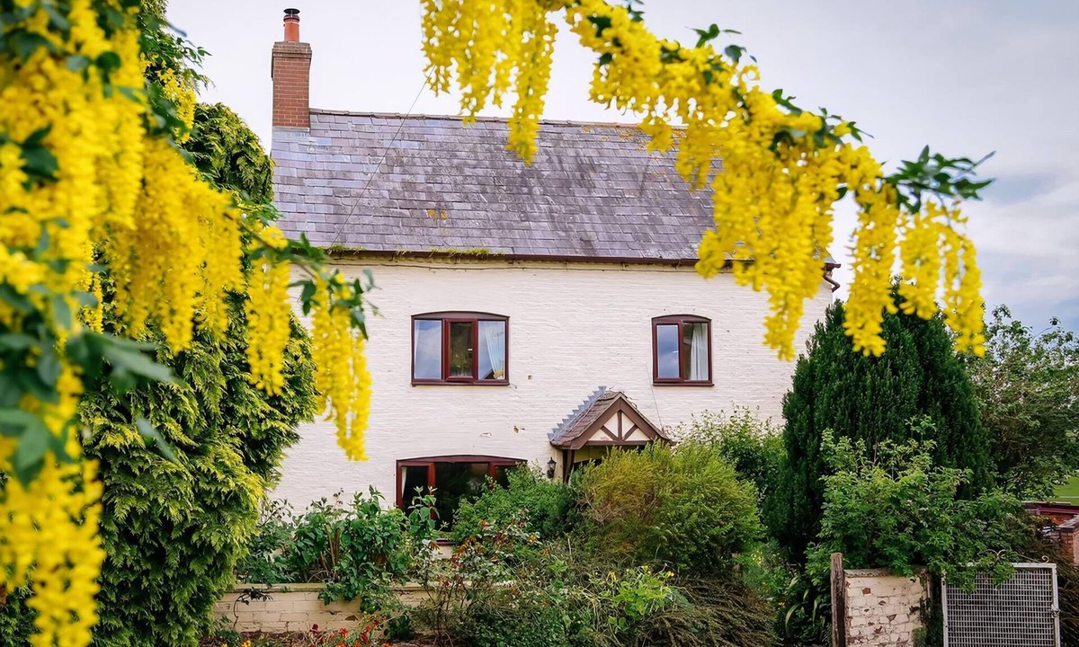 Malpas Cottage | 2 bedroom accommodation in Bickley, near Malpas