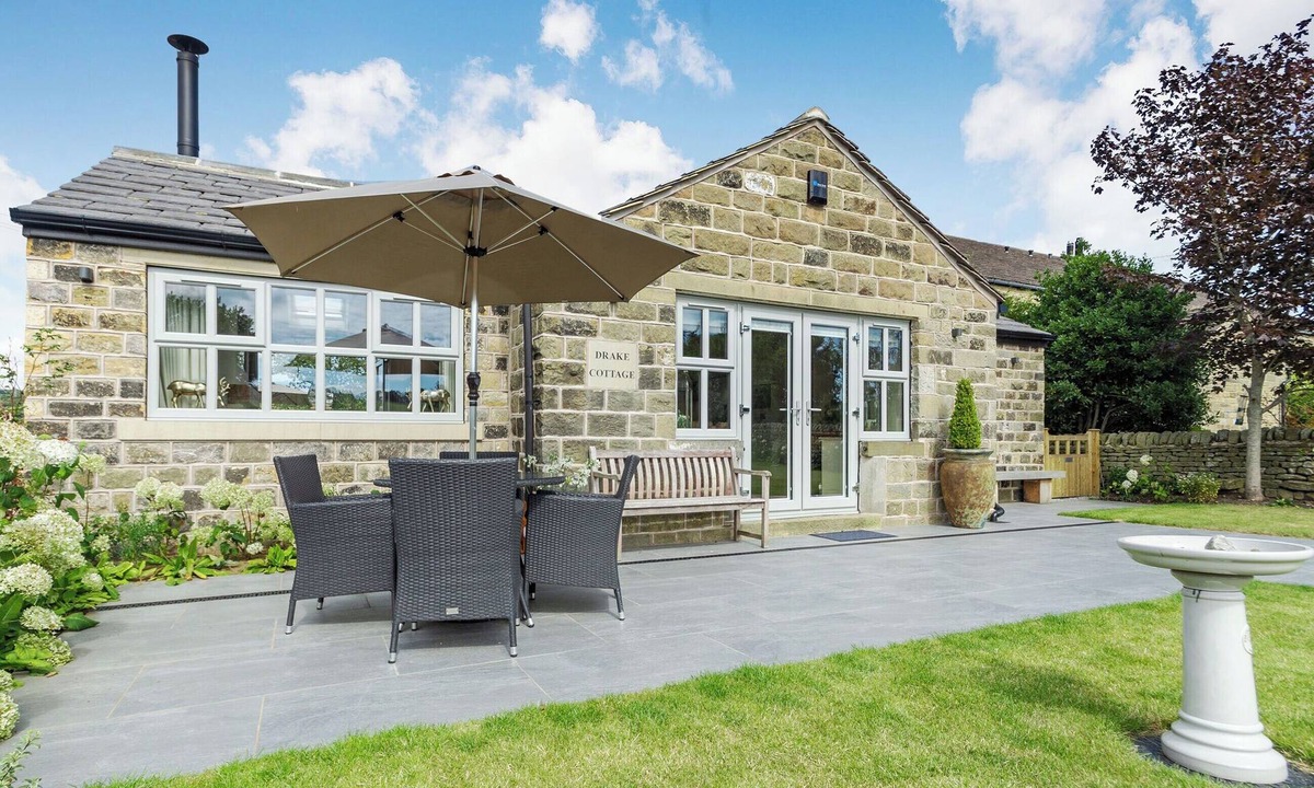 Ogden Cottage | 2 bedroom accommodation in Wilsden, near Haworth