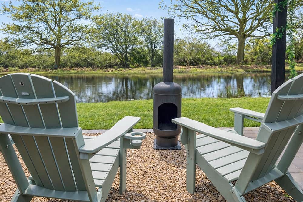 Selby Ski Chalet | 2 bedroom accommodation in South Duffield, Nr York