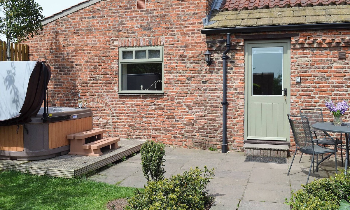 Selby Cottage | 2 bedroom accommodation in Brayton, Selby