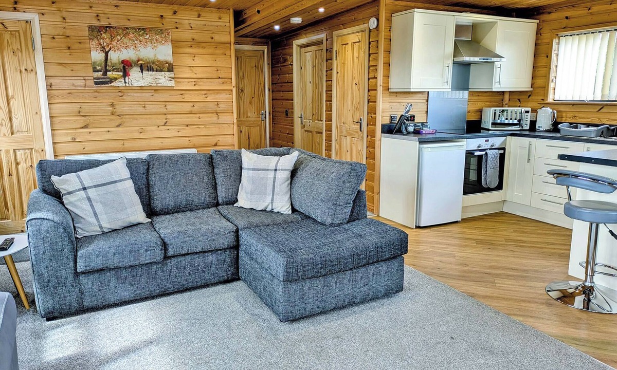 Ely Ski Chalet | 2 bedroom accommodation in Ely