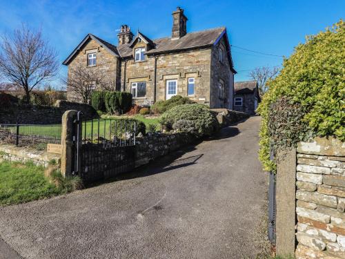 Carnforth House | 2 Lupton Hall Cottages