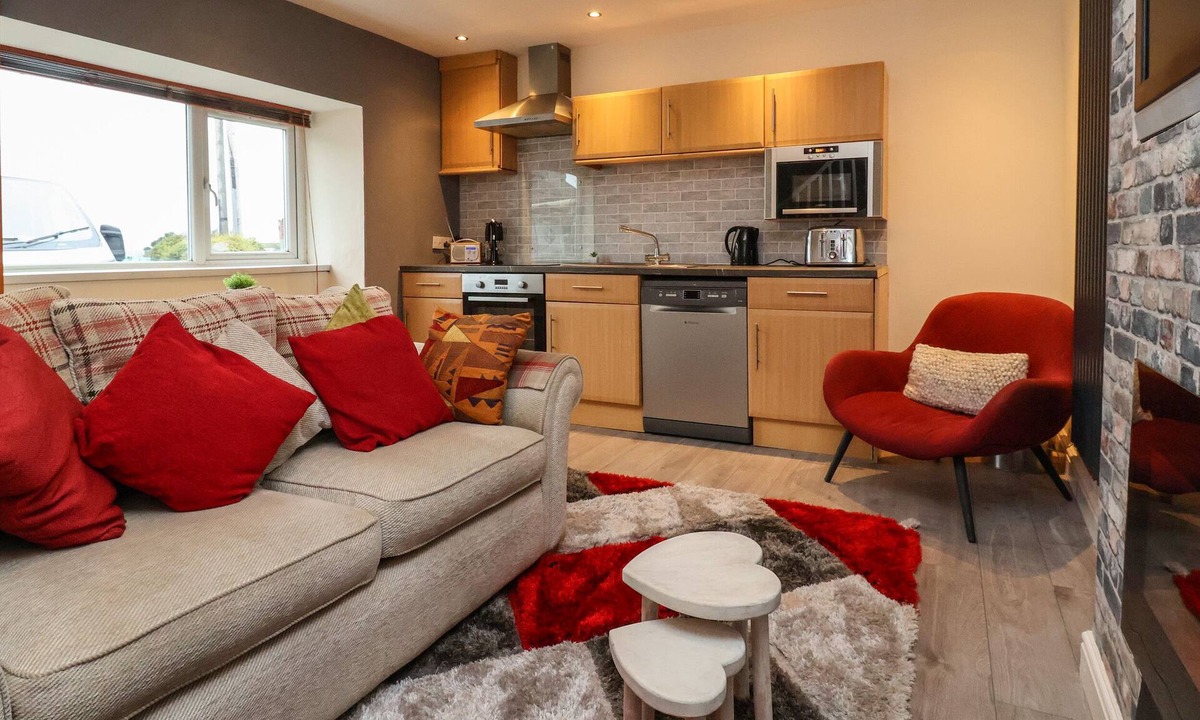 Gwersyllt Cottage | 2 Stoneleigh Cottage