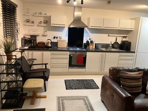 Pontefract Apartment | 2BR Maisonette Flat Near Historic Pontefract