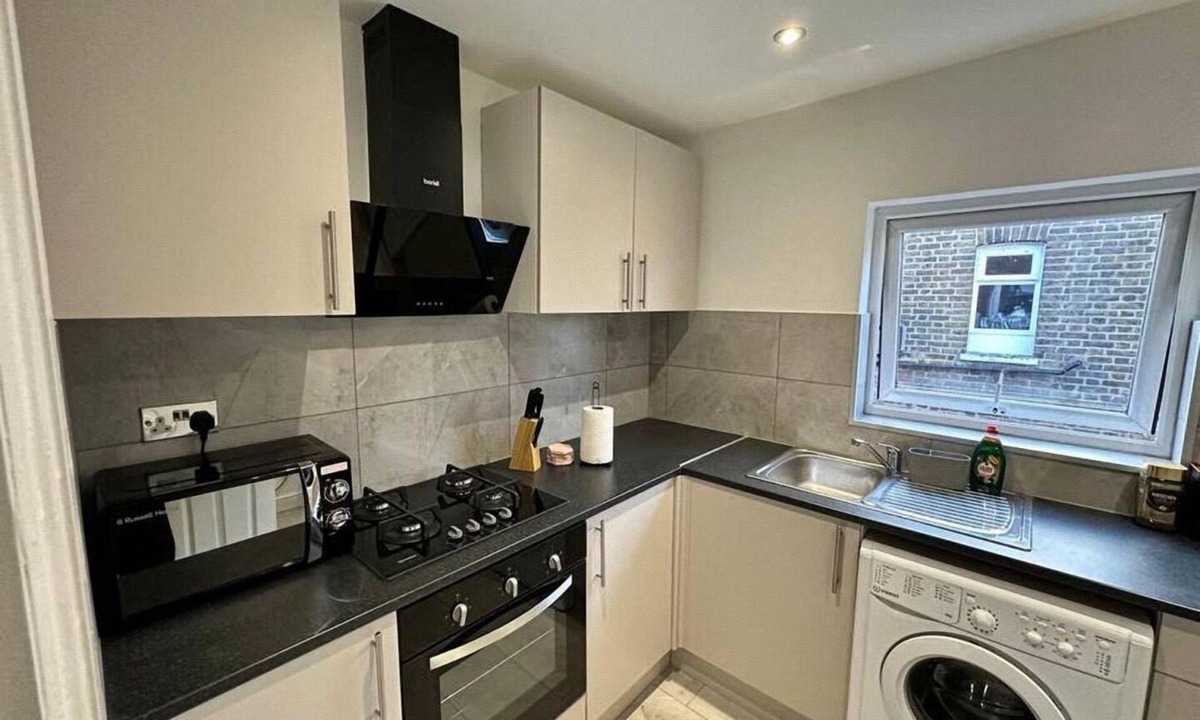 Seven Sisters Apartment | 3 bed Hackney/Harringay Flat