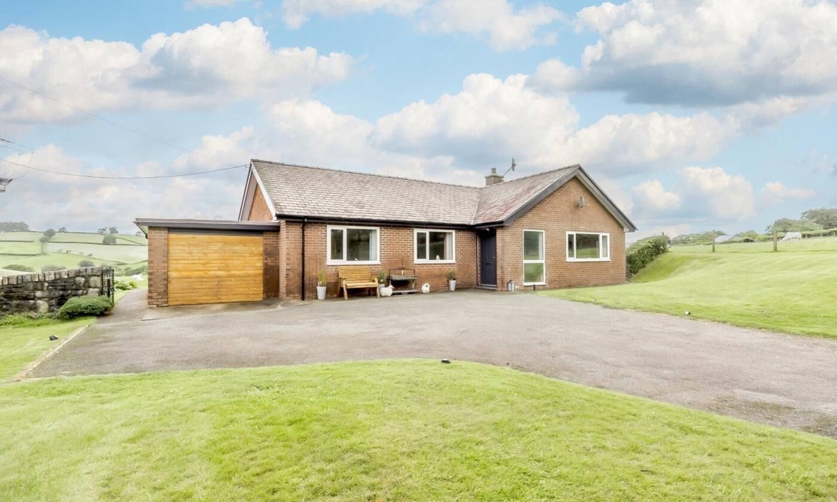 Bala House | 3 Bed in Bala (oc-bow26)