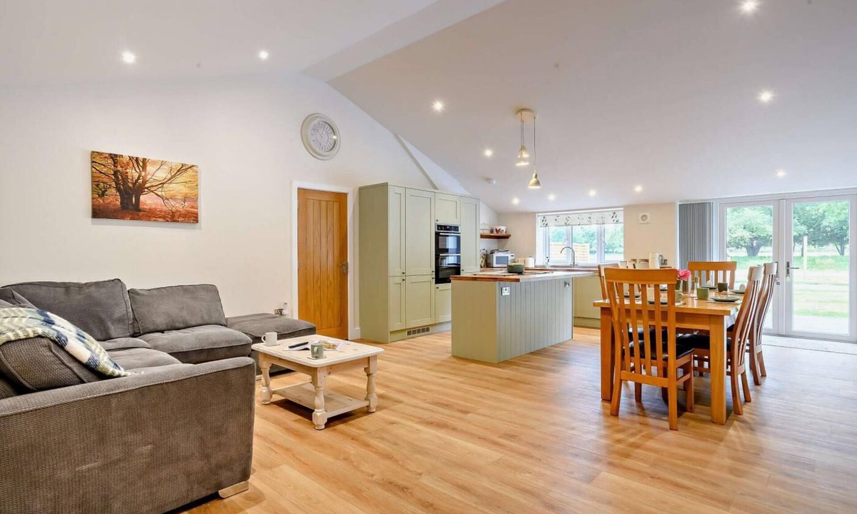 Beccles Cottage | 3 Bed in Barsham (oc-d27682)