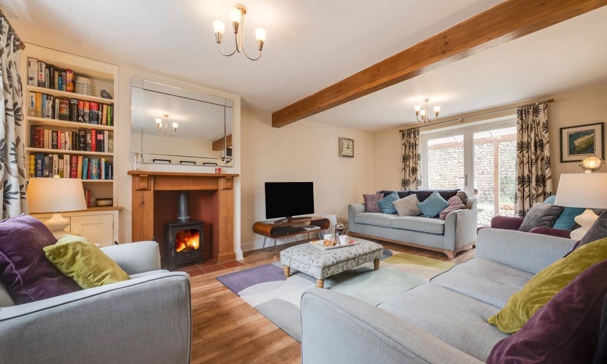 Bodham Cottage | 3 Bed in Bodham (oc-1638)