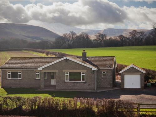 Brecon House | 3 Bed in Brecon oc-bn037