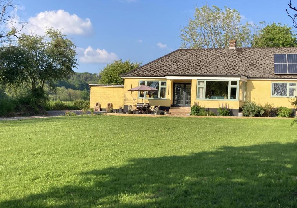 Honiton House | 3 Bed in Broadhembury oc-t27980