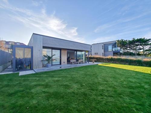 Constantine Bay House | 3 Bed in Constantine Bay oc-t34218