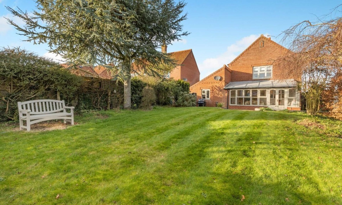 Docking Cottage | 3 Bed in Docking (oc-b33518)