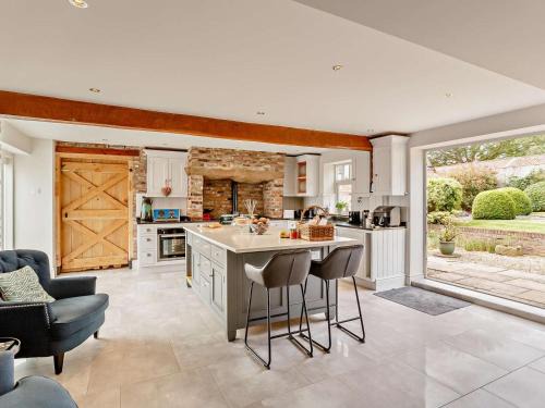 Lund House | 3 Bed in Driffield oc-92697
