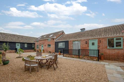 Sudbury House | 3 Bed in Great Waldingfield oc-ac2
