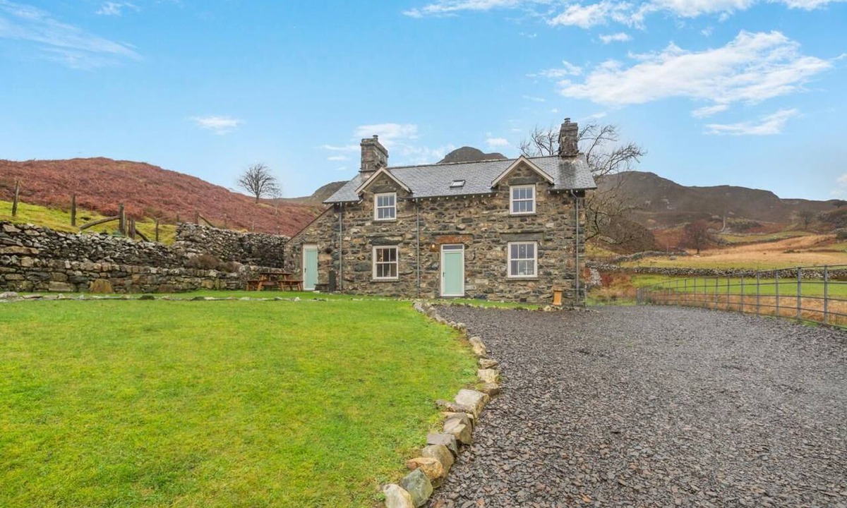 Dolgellau Cottage | 3 Bed in Islawrdref (oc-t34600)