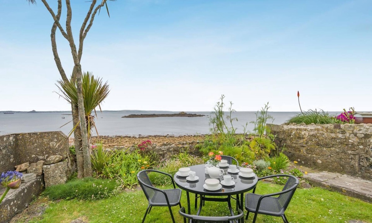 Mousehole Cottage | 3 Bed in Mousehole (oc-morcot)