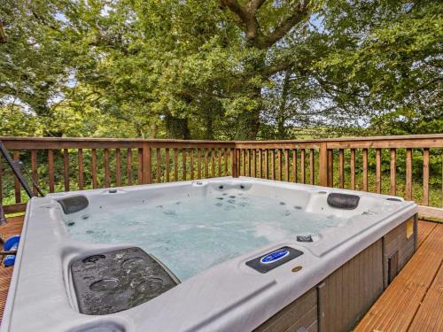 Graddon Cross Cabin | 3 Bed in Okehampton oc-95636