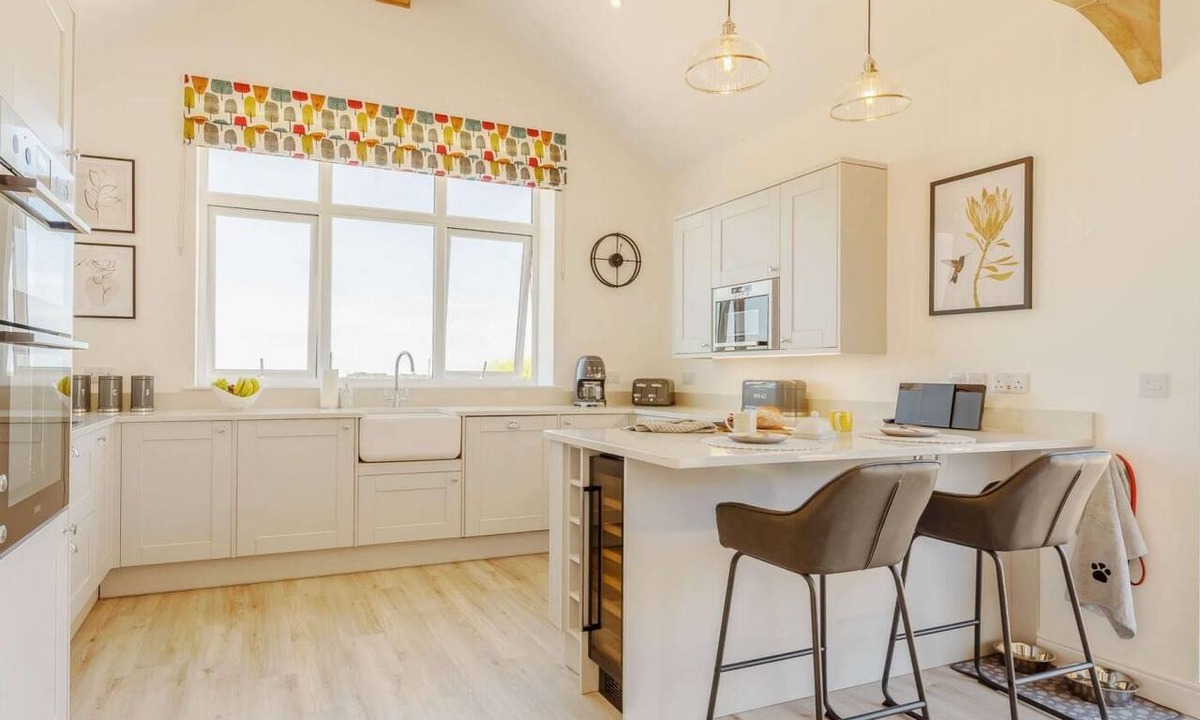 Redruth Cottage | 3 Bed in Redruth (oc-88102)