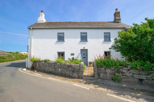 Penzance House | 3 Bed in St. Just oc-p00674