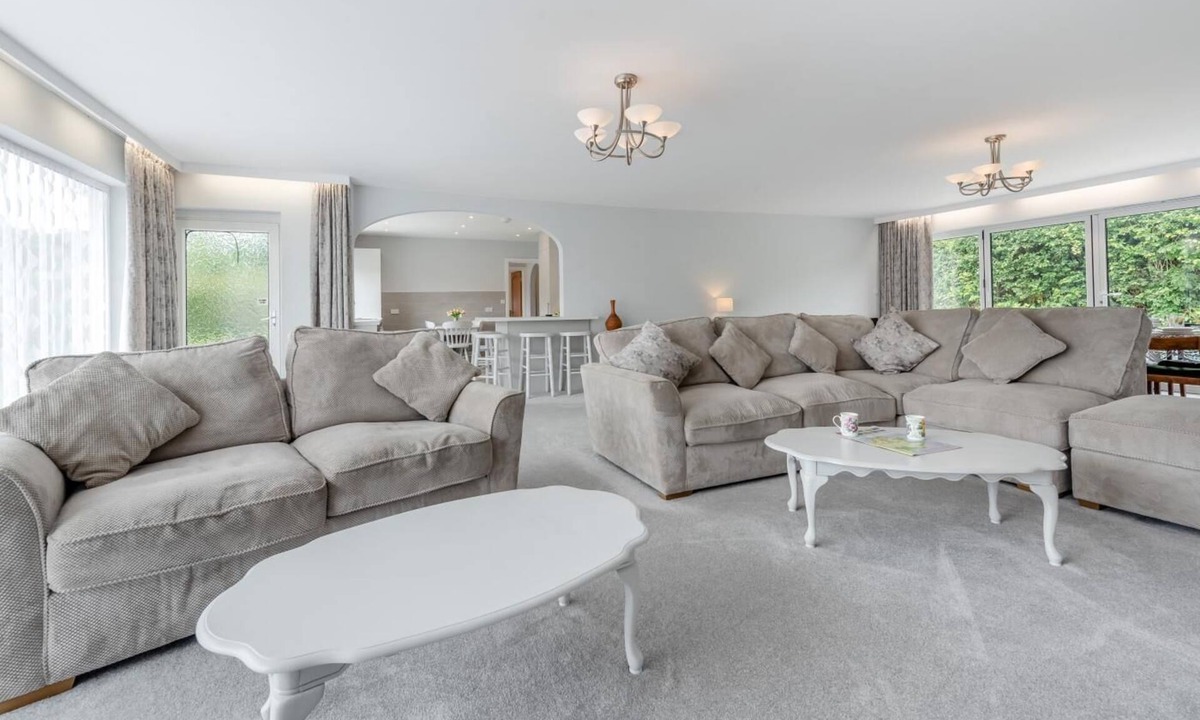 Wiseman's Bridge House | 3 Bed in Stepaside (oc-h32040)