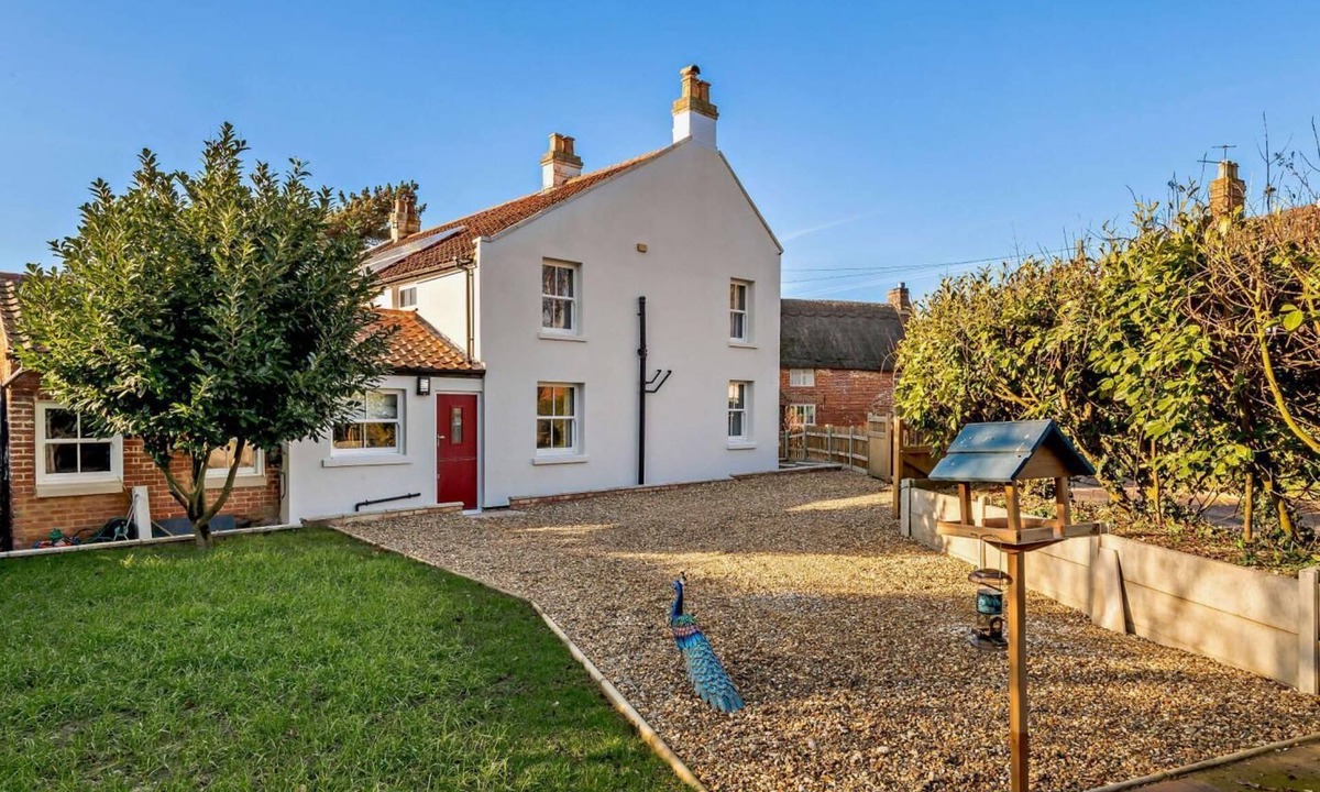 Irstead Cottage | 3 Bed in Thurne (oc-t27347)
