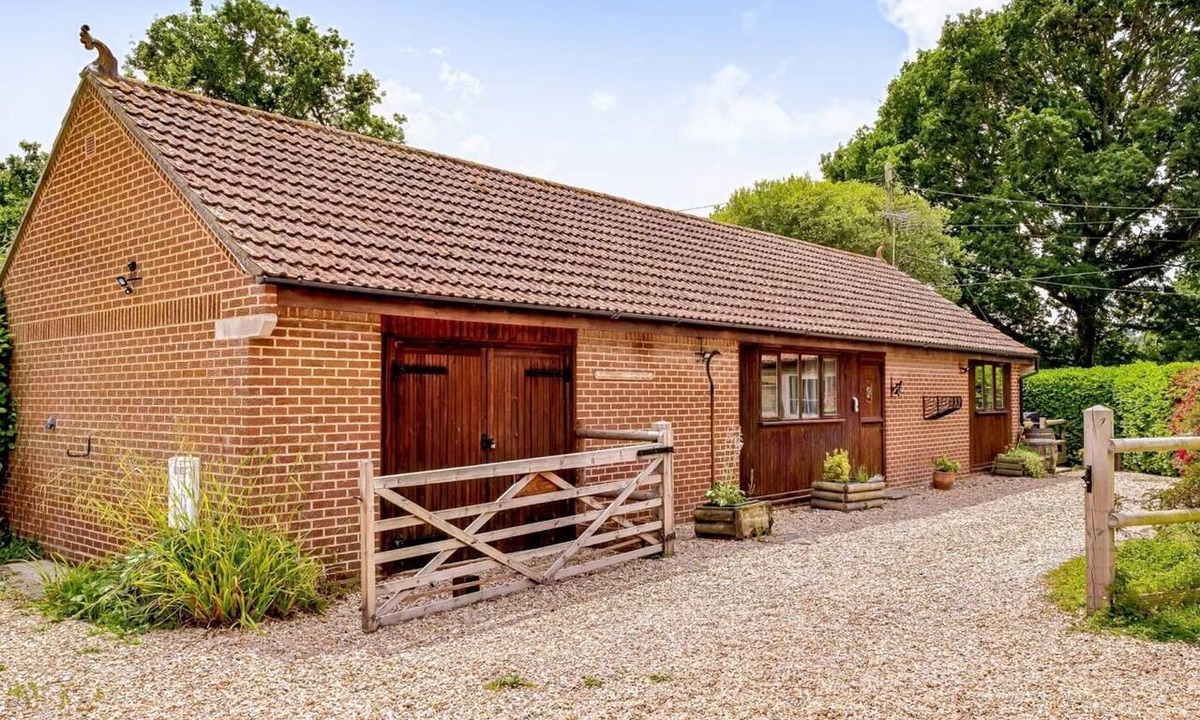 Stoborough Cottage | 3 Bed in Wareham (oc-dc157)