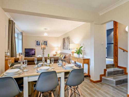 West Lulworth House | 3 Bed in Wareham oc-82367