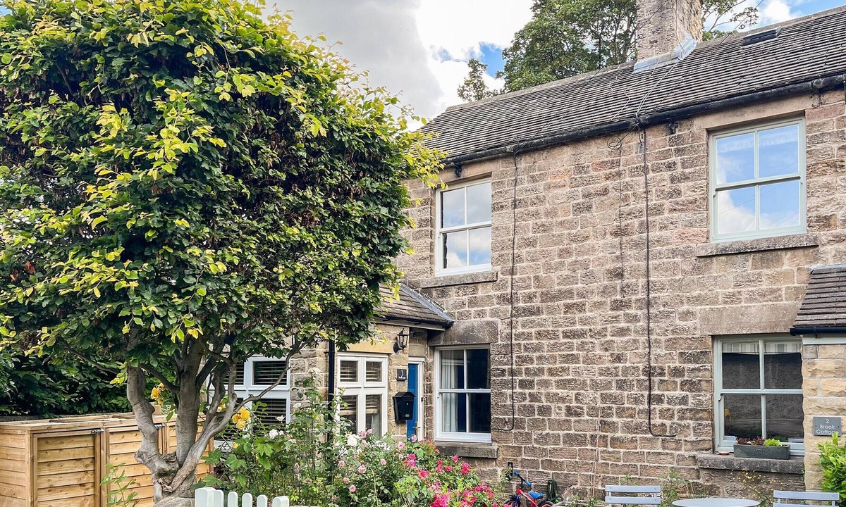 Hathersage Cottage | 3 bedroom accommodation in Hathersage, near Hope Valley