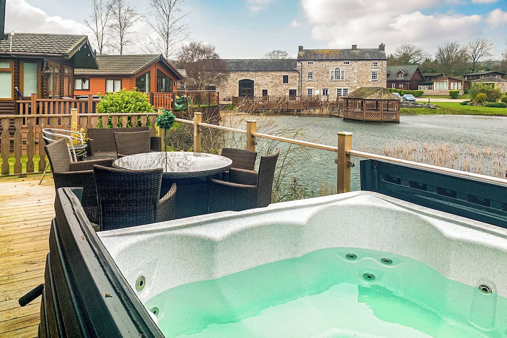 Carnforth Ski Chalet | 3 bedroom accommodation in Carnforth
