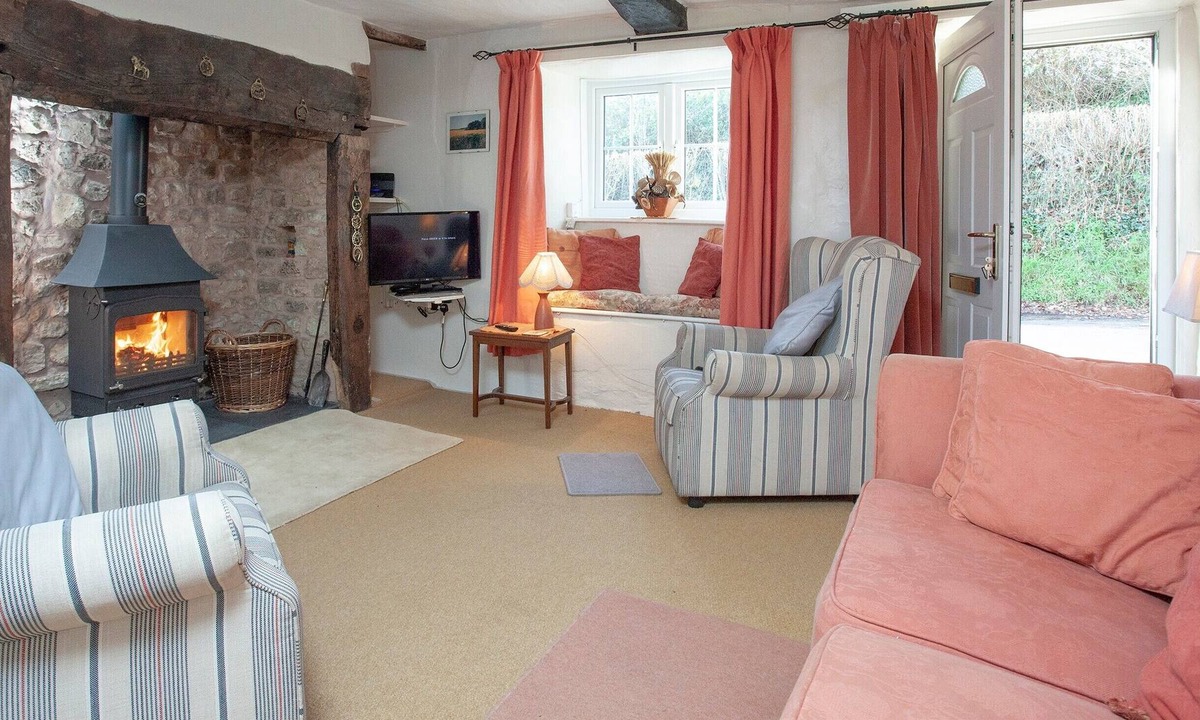 Cullompton Cottage | 3 bedroom accommodation in Kentisbeare, near Cullompton