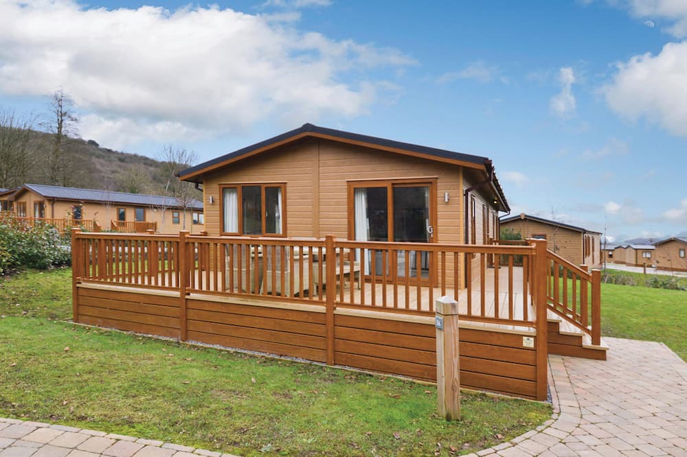 Cheddar Ski Chalet | 3 bedroom accommodation in Cheddar