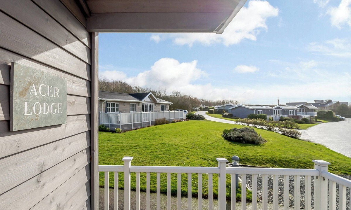 Willington Cottage | 3 bedroom accommodation in Mercia Marina, Willington
