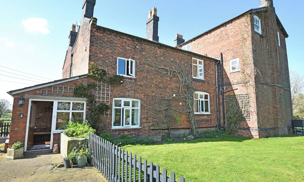 Whitchurch Cottage | 3 bedroom accommodation in Malpas